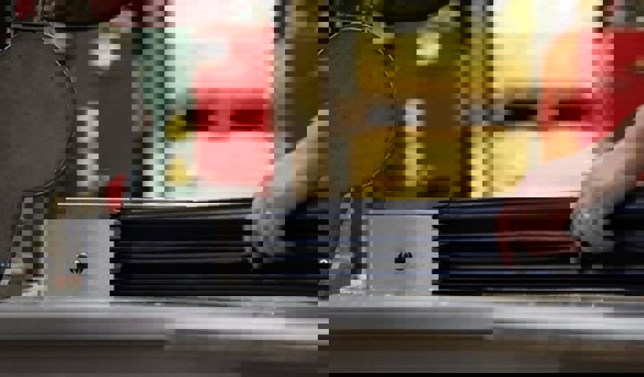 Welding machine for door sealings